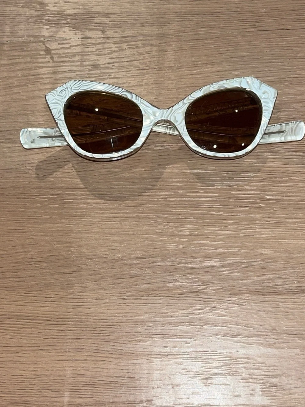 Shady character NYC pearly White Cat Eye Sunglasses vintage 70’s great condition